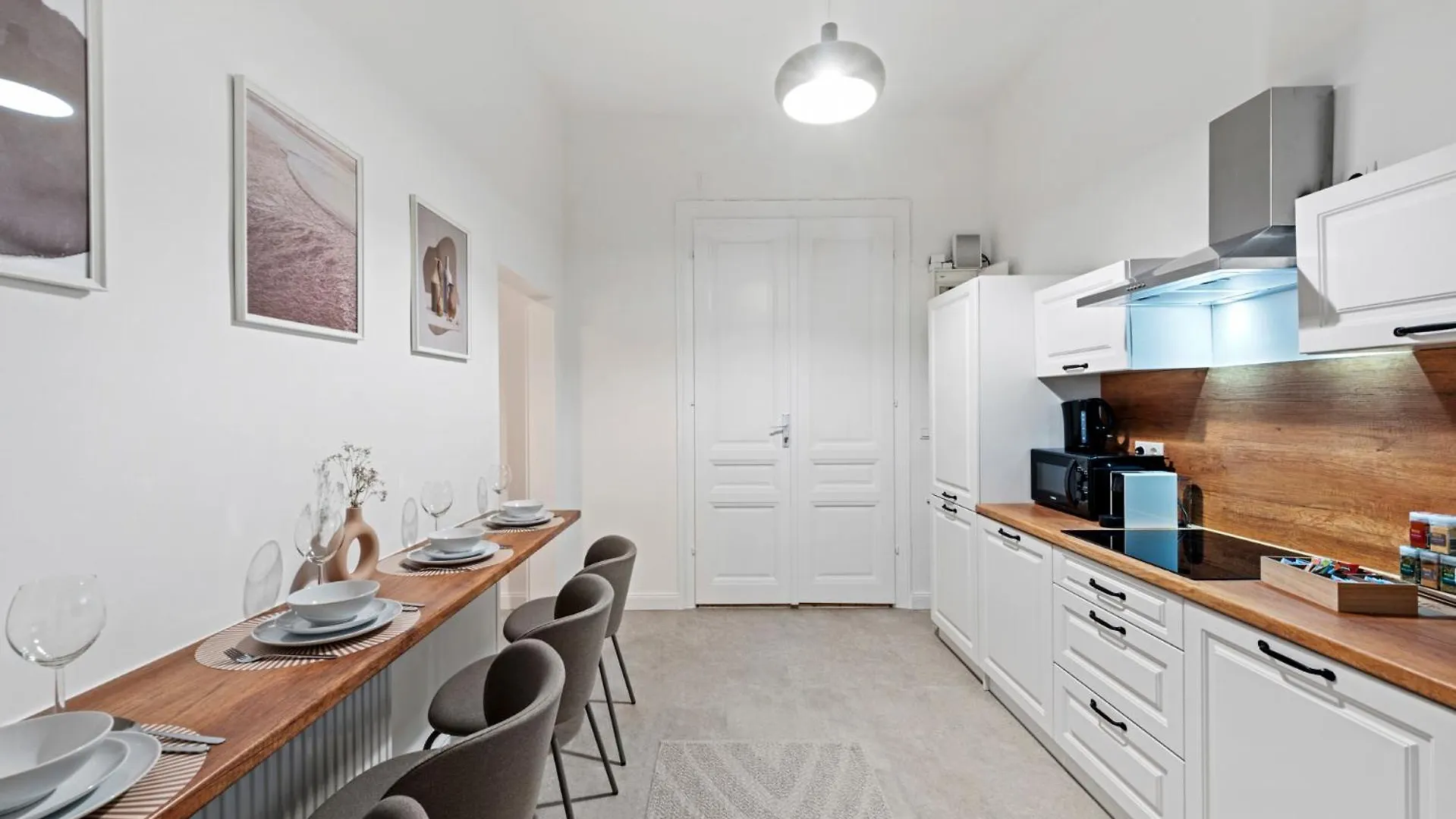 Exclusive 2 Bedroom Apartment Viena