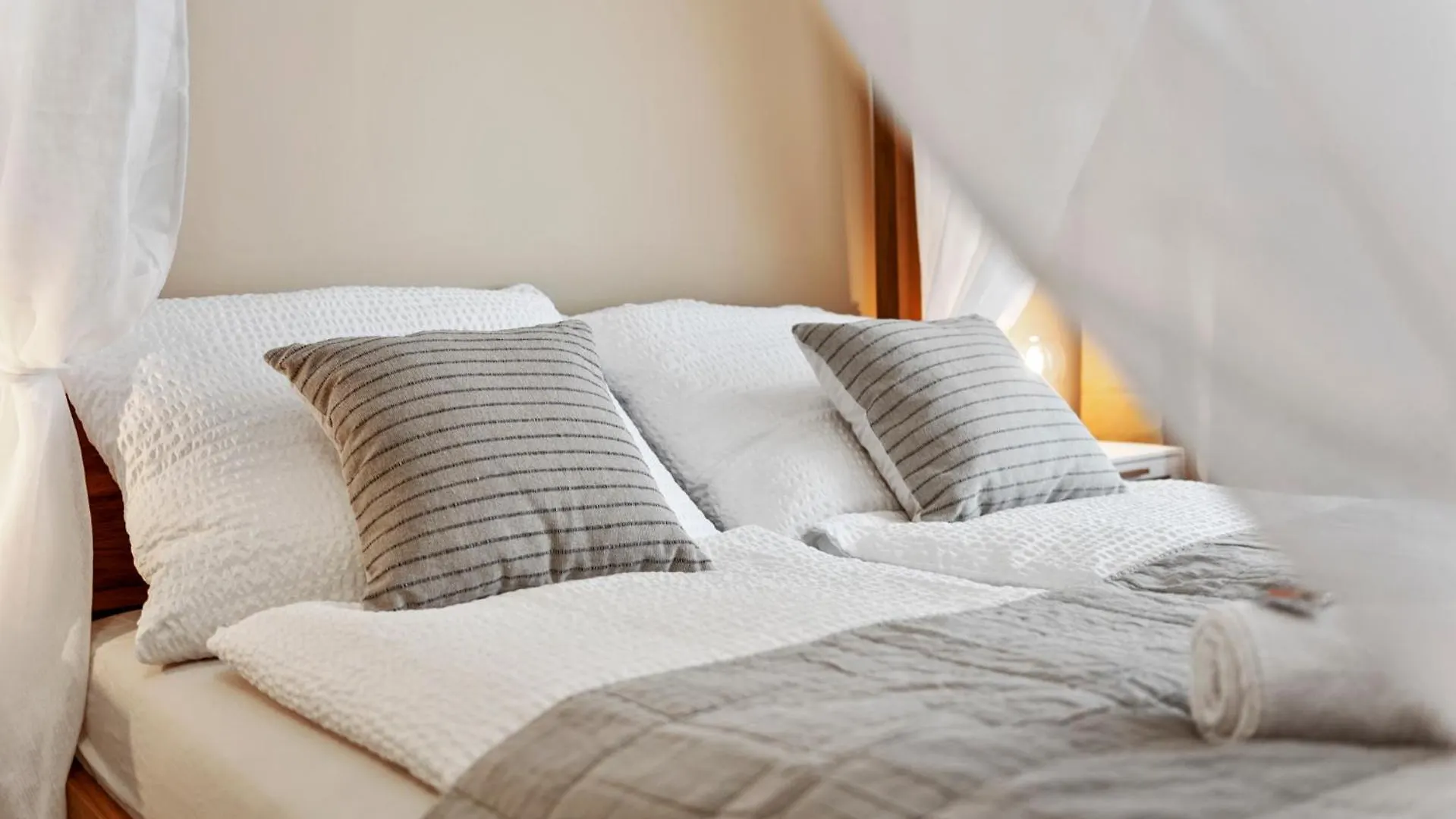 Exclusive 2 Bedroom Apartment Viena